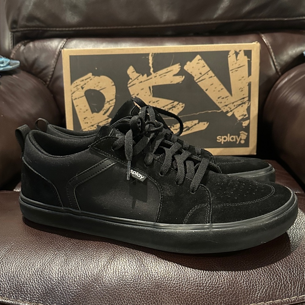 Black Men's Shoes - Picture 2 of 10